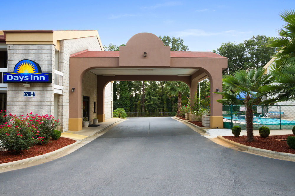 Days Inn By Wyndham Raleigh Midtown Exterior photo